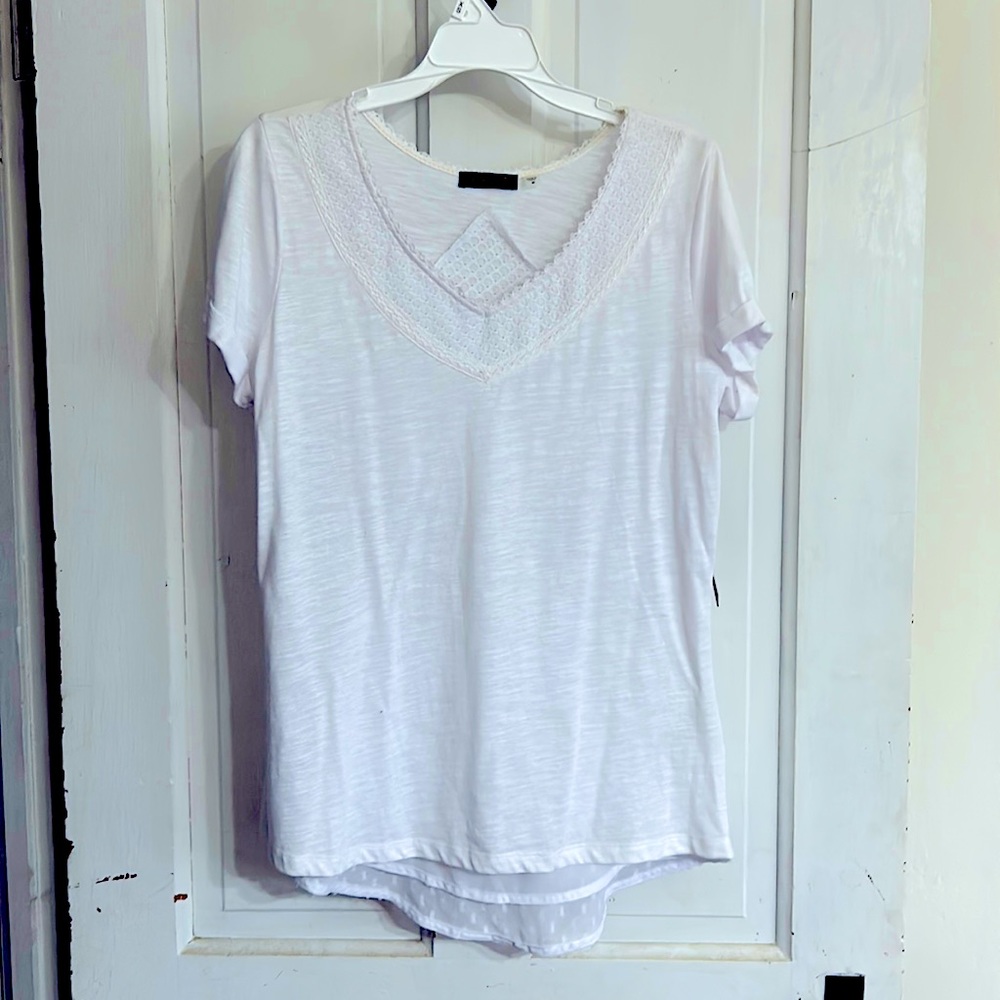 Basic white tshirt, with great back detailing.